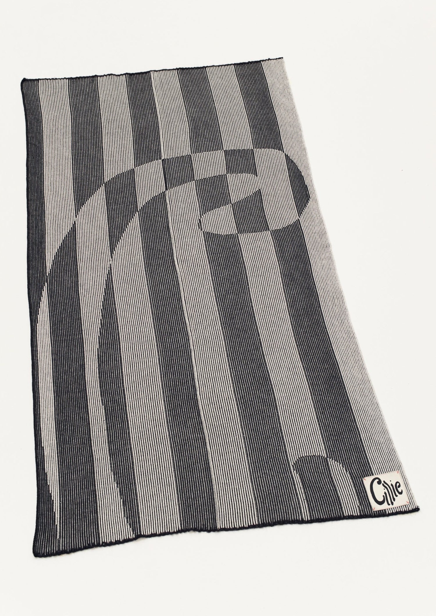 Knitted Inverse Throw | B+W