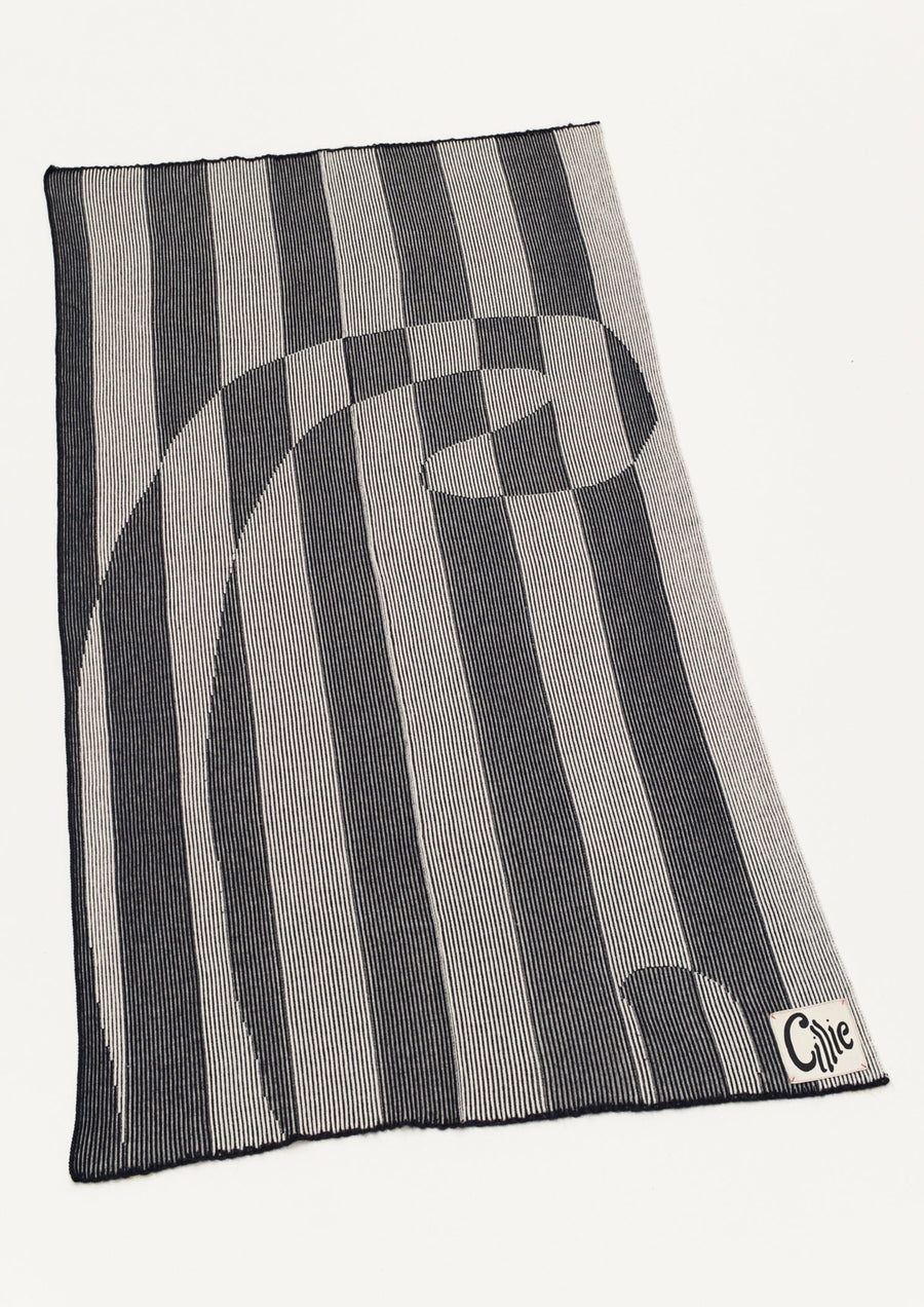 Knitted Inverse Throw | B+W