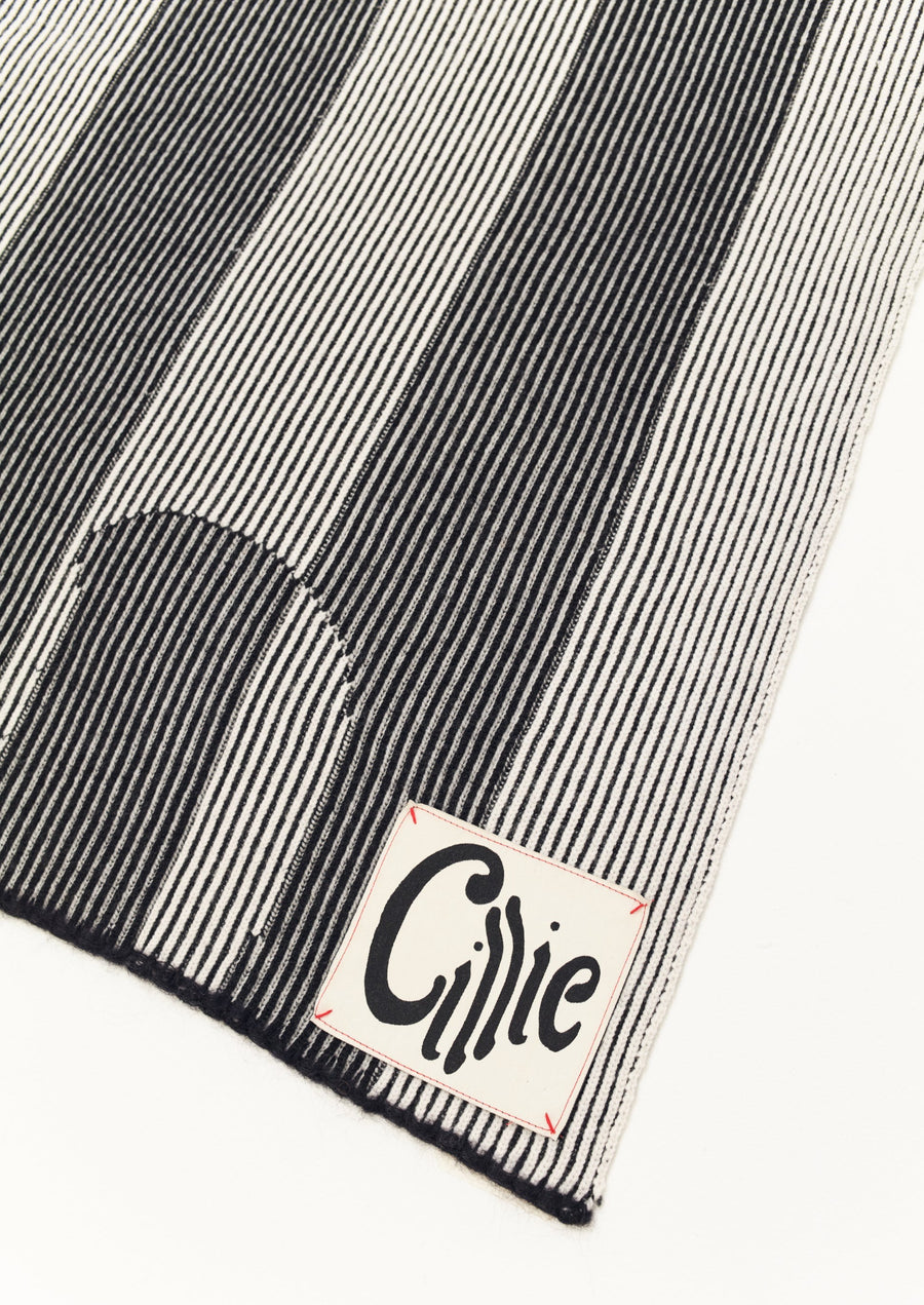 Knitted Inverse Throw | B+W