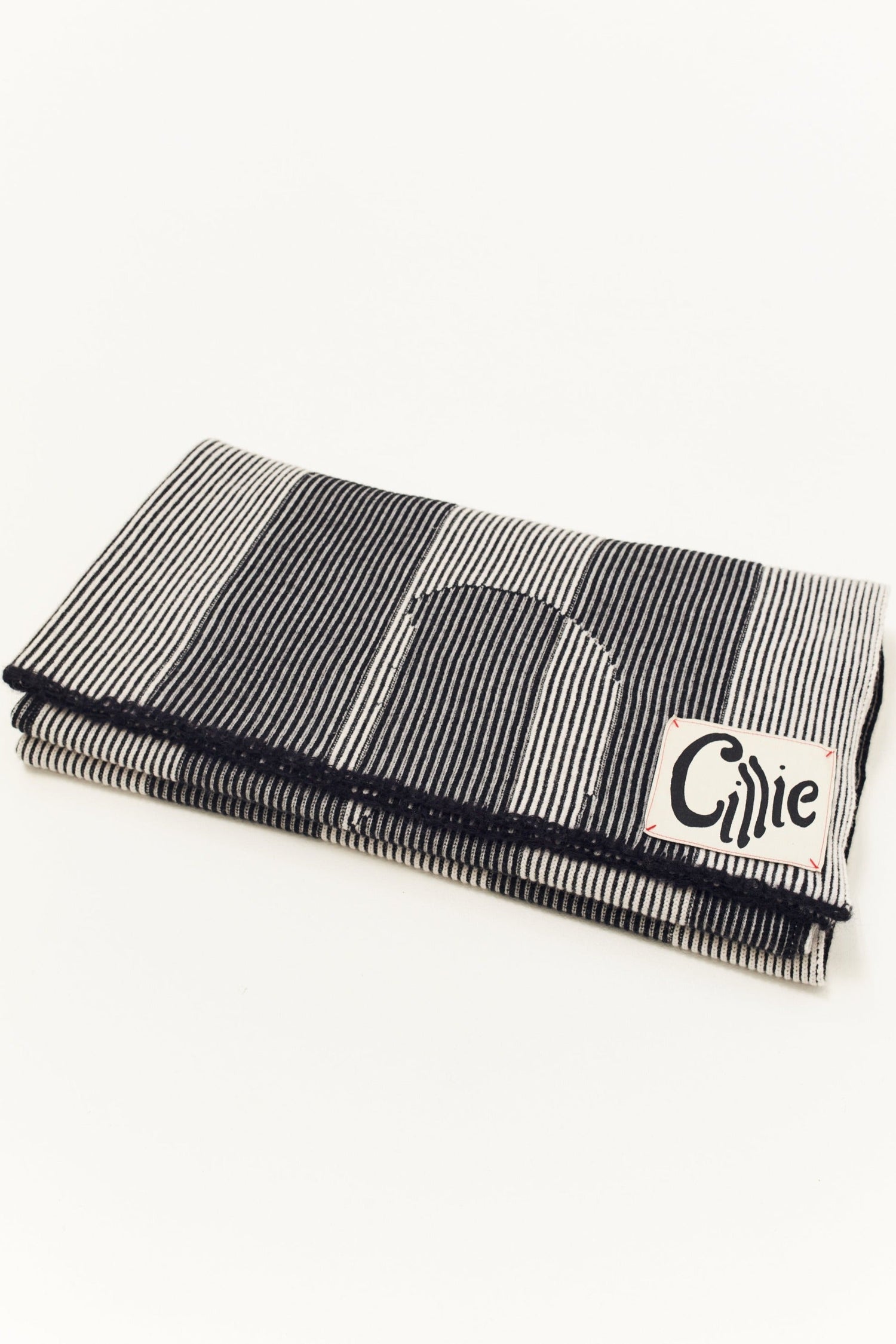 Knitted Inverse Throw | B+W