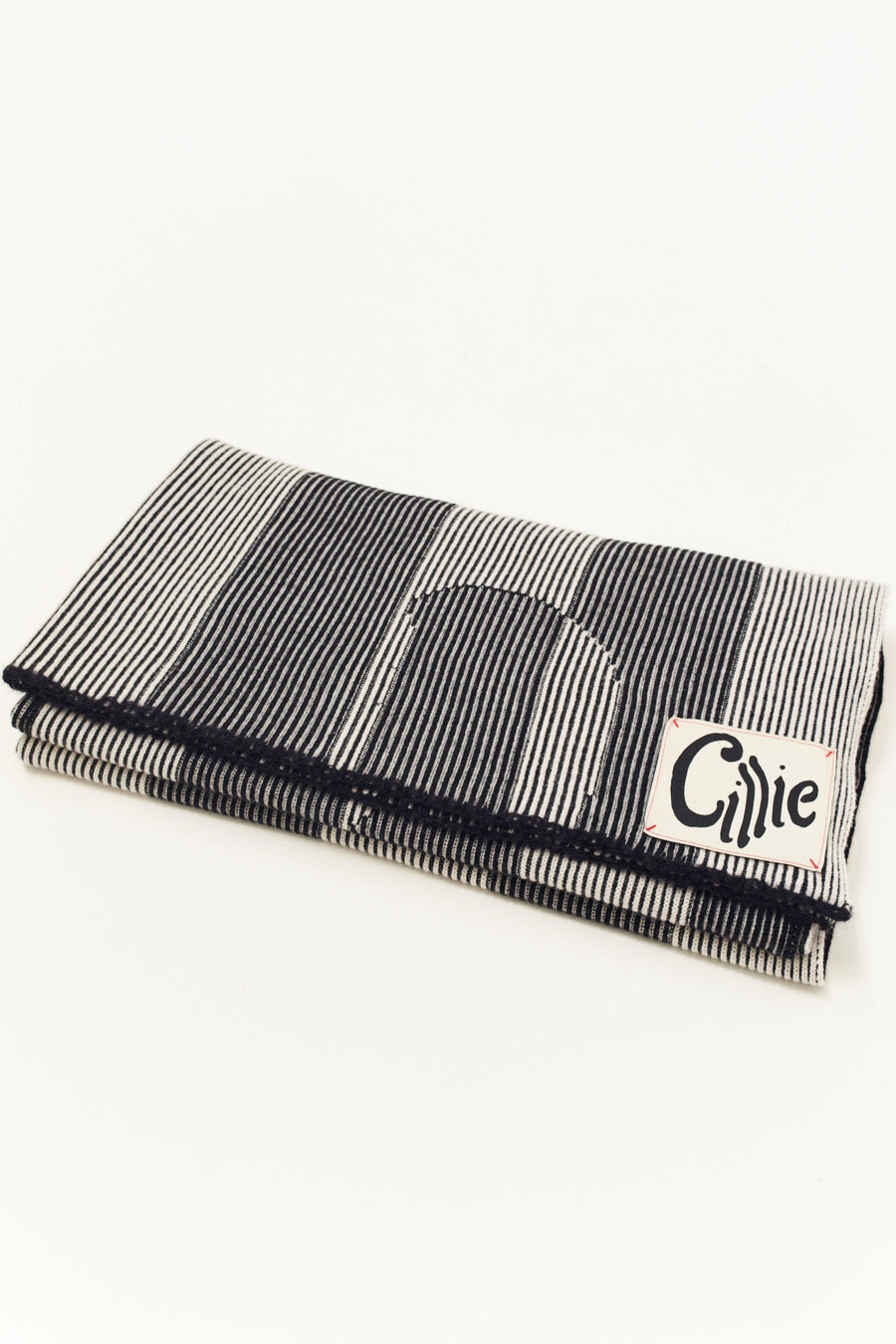 Knitted Inverse Throw | B+W