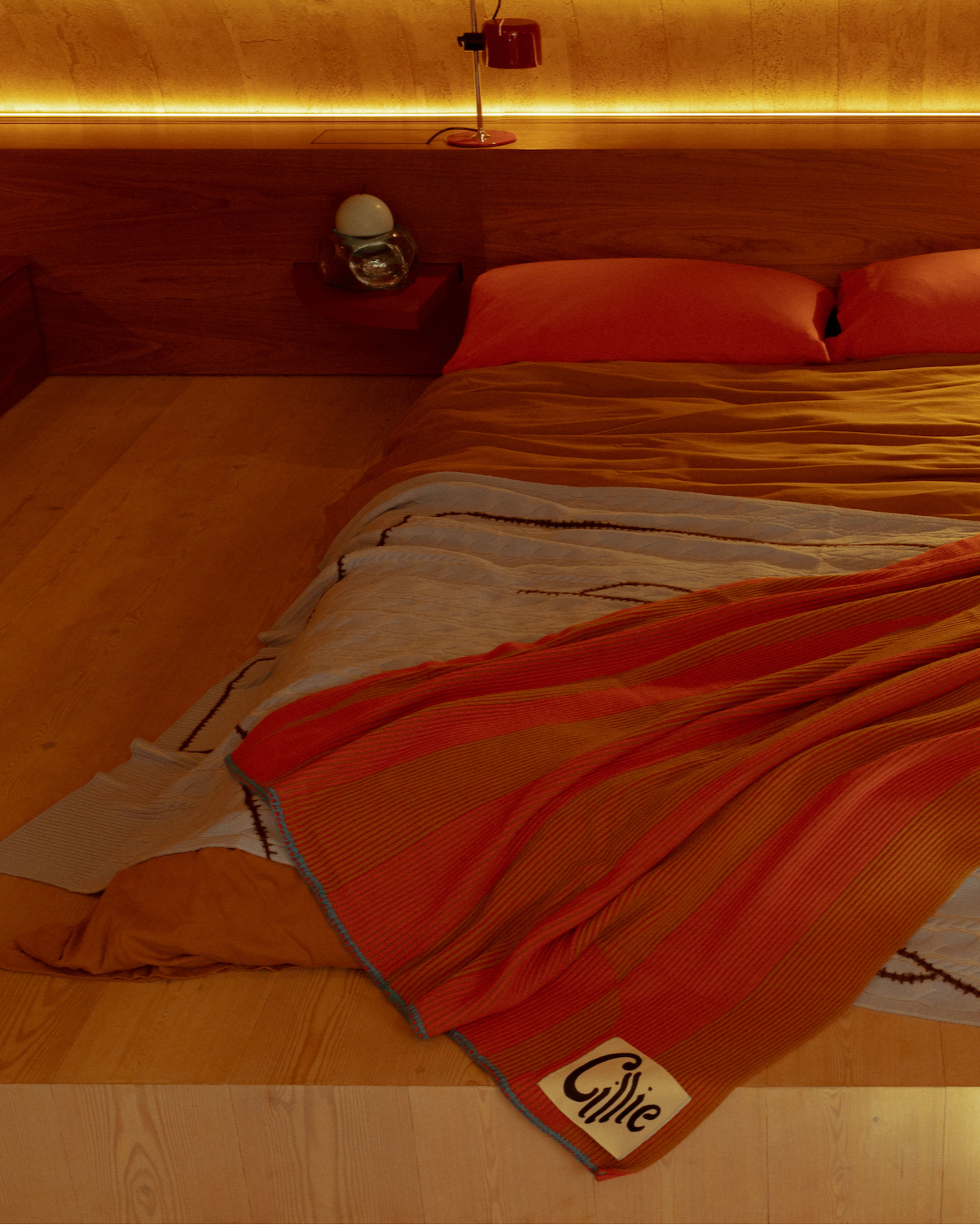 T_003 | Knitted Inverse Throw | Poppy
